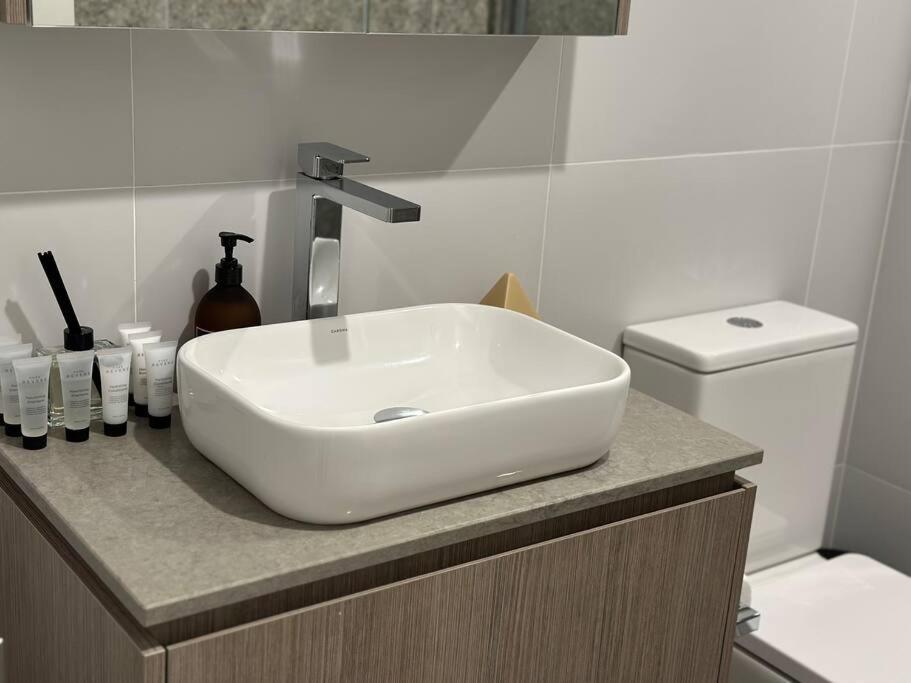 Comfy 1br @central