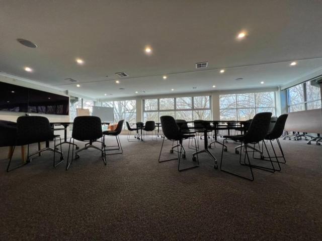 Aparthotel Forrest & Canberra