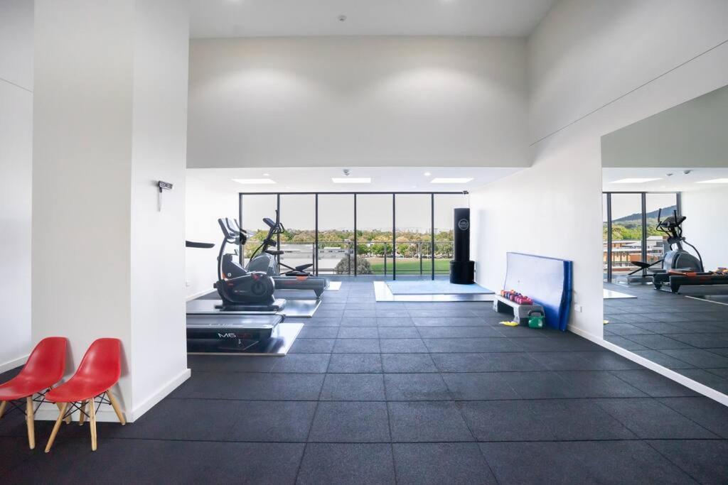 Apartment Lux 2 Bed 2 Bath Secure Parking In The Heart Of Dickson, *