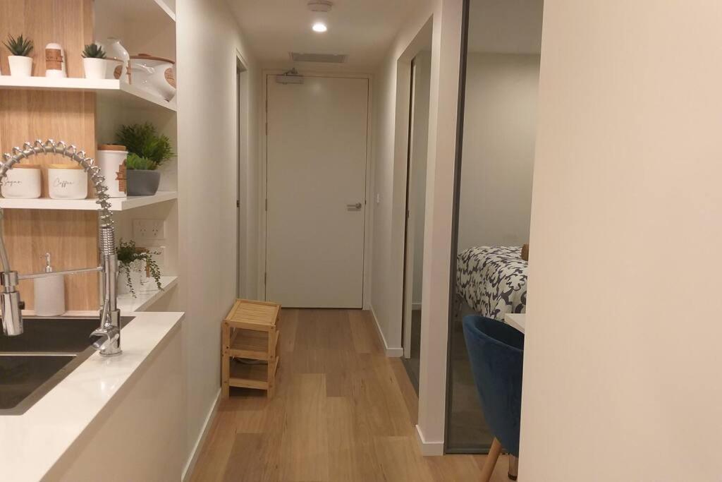Lux 2 Bed 2 Bath Secure Parking In The Heart Of Dickson, * Canberra