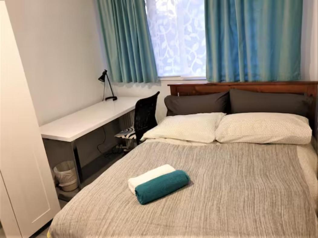Dana-private In A Shared House-close To & Anu-2 *