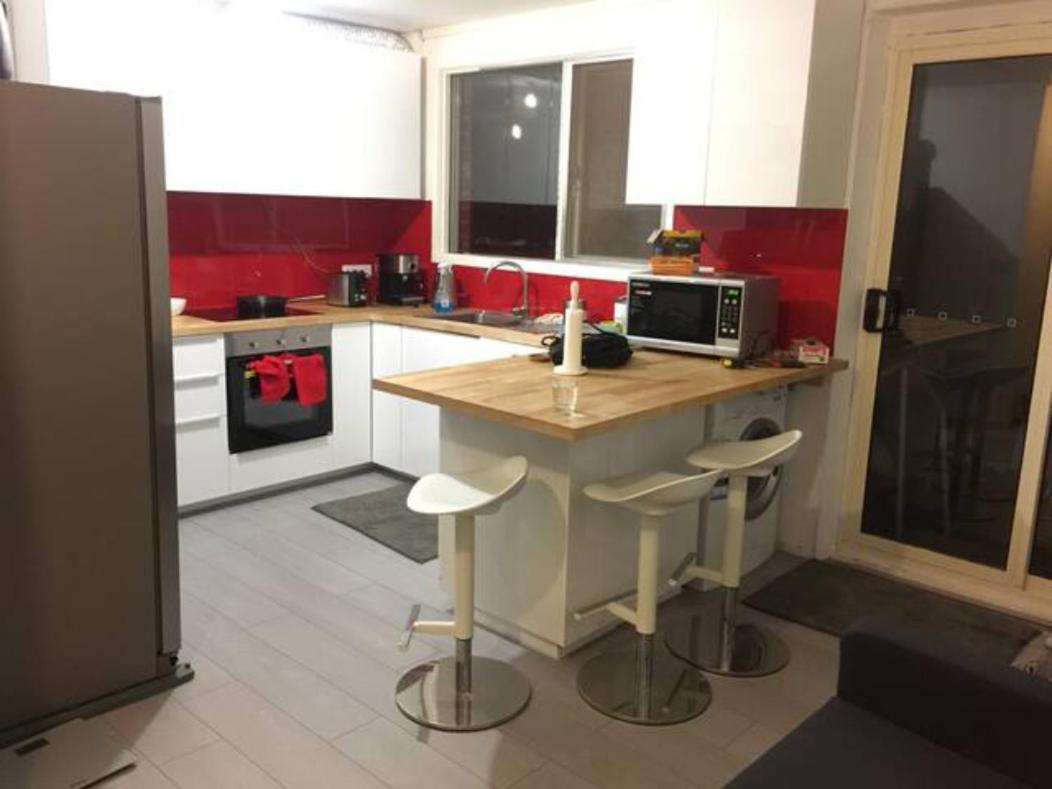 Dana-private In A Shared House-close To & Anu-2 Canberra