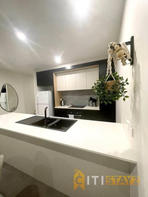 Apartment Boujee In Braddon - 1bd 1bth