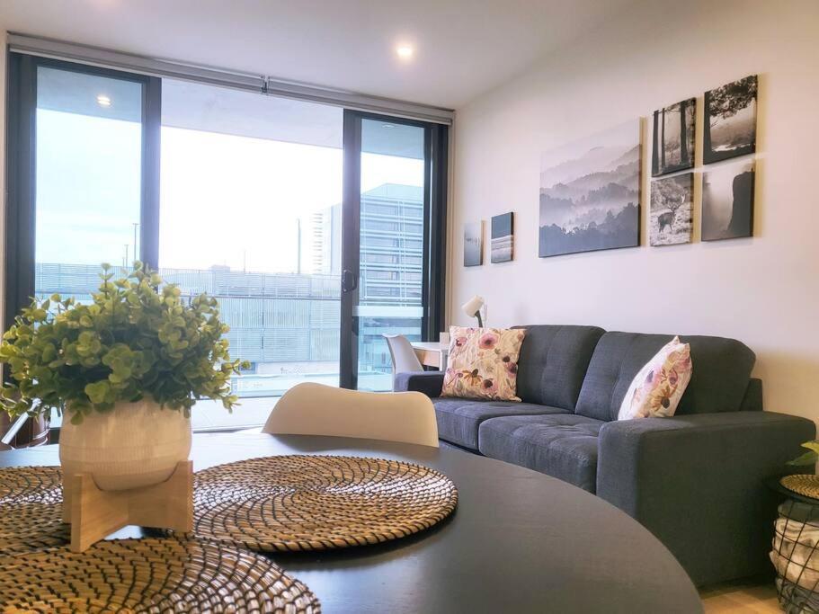 Cityscape Lovely 1br Apt & Parking @cbd Apartment Canberra