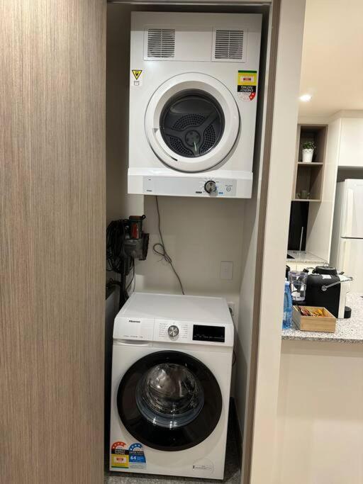 Cityscape Lovely 1br Apt & Parking @cbd Apartment