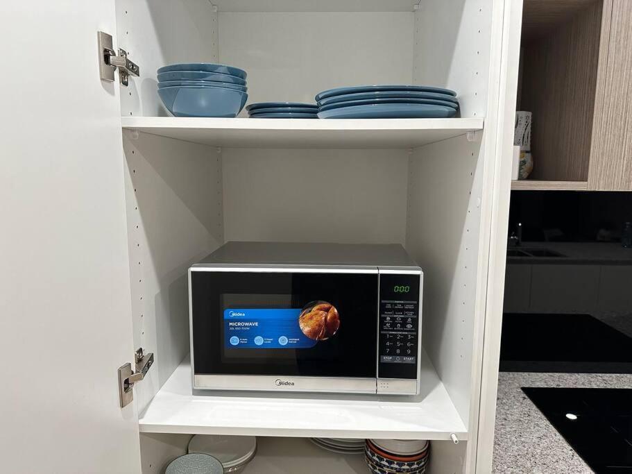 Cityscape Lovely 1br Apt & Parking @cbd Apartment *