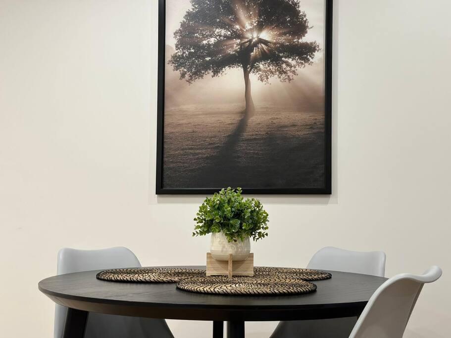 Cityscape Lovely 1br Apt & Parking @cbd Apartment