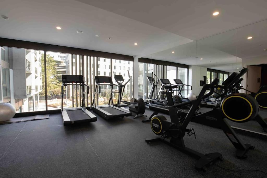 2 Bedroom Family Business Friendly Cbd Anu Apartment Canberra