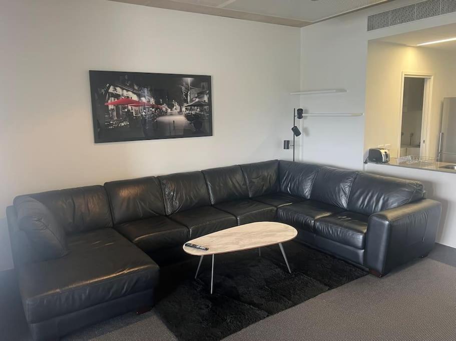 3br On Lonsdale St - Braddon - Apartment *