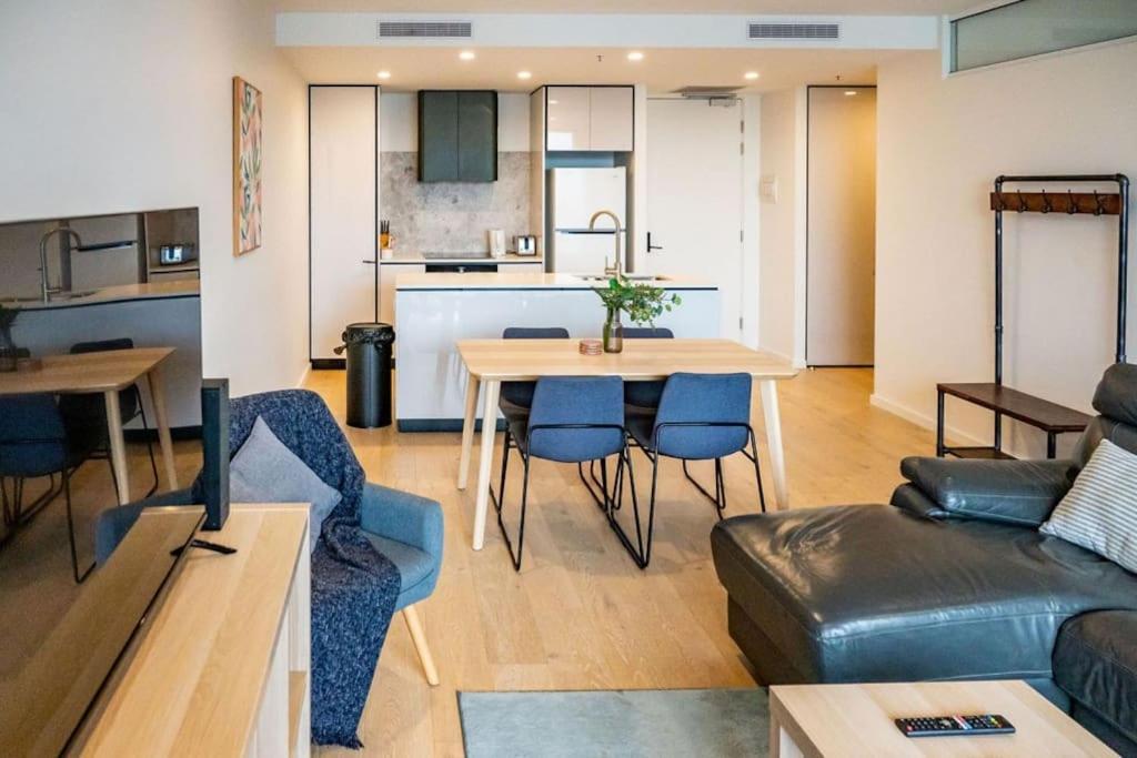 2 Bedroom Family Business Friendly Cbd Anu Apartment Canberra
