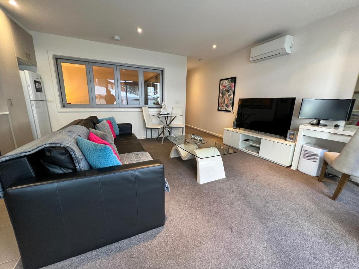 Envy 30 Luxe 1 Bedroom Executive In The Heart Of Braddon Wine Wifi Secure Parking Canberra