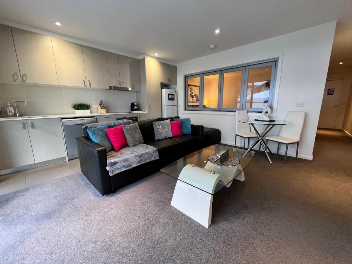 Envy 30 Luxe 1 Bedroom Executive In The Heart Of Braddon Wine Wifi Secure Parking Apartment *