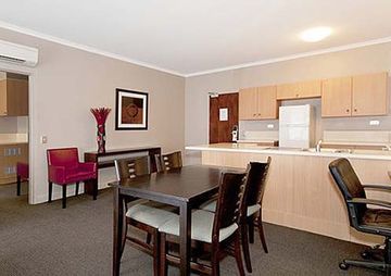 Quality Dickson 4* Canberra