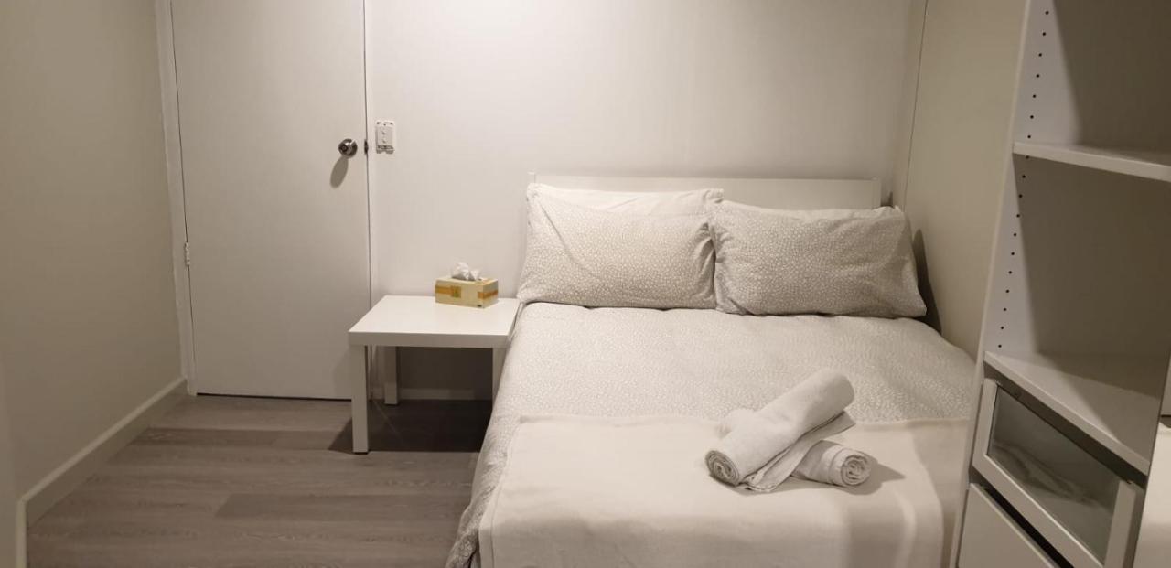 Dana-cozy Private In Shared Apt-rm 1 Homestay