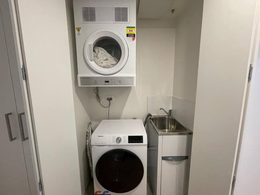 Apartment Brand New 1br Dickson Canberra