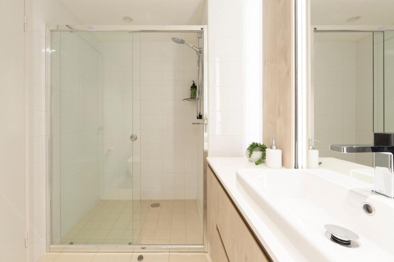 Accommodate - Metropolitan 70 Apartment