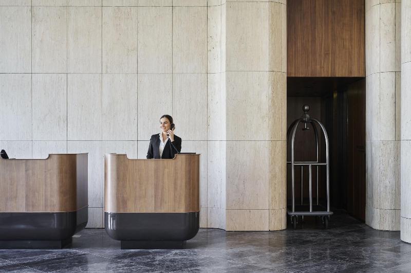 A By Adina 4* Canberra