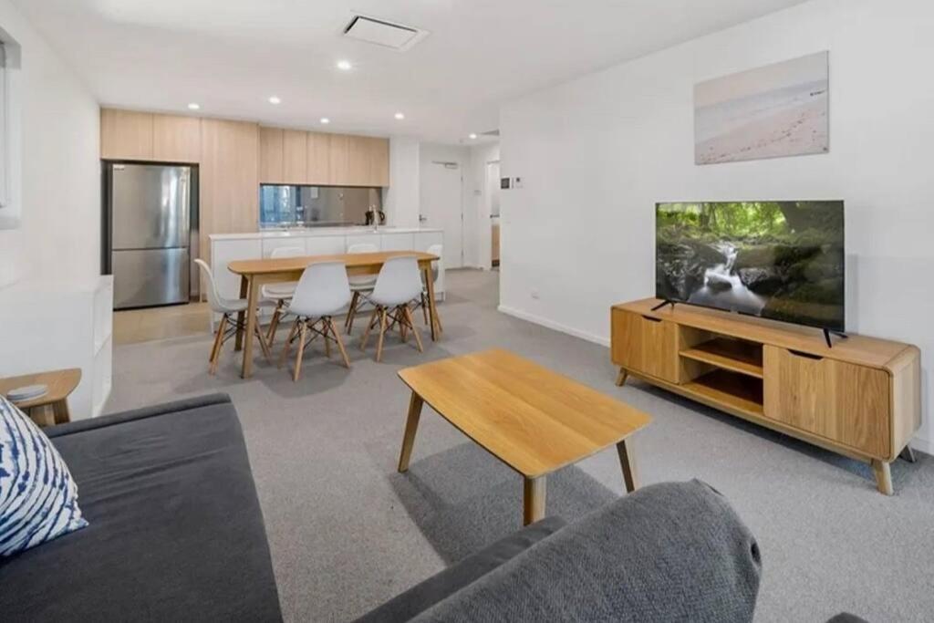 Embark Luxe 2br 2bath In Lynham 1 Secure Carpark Wifi