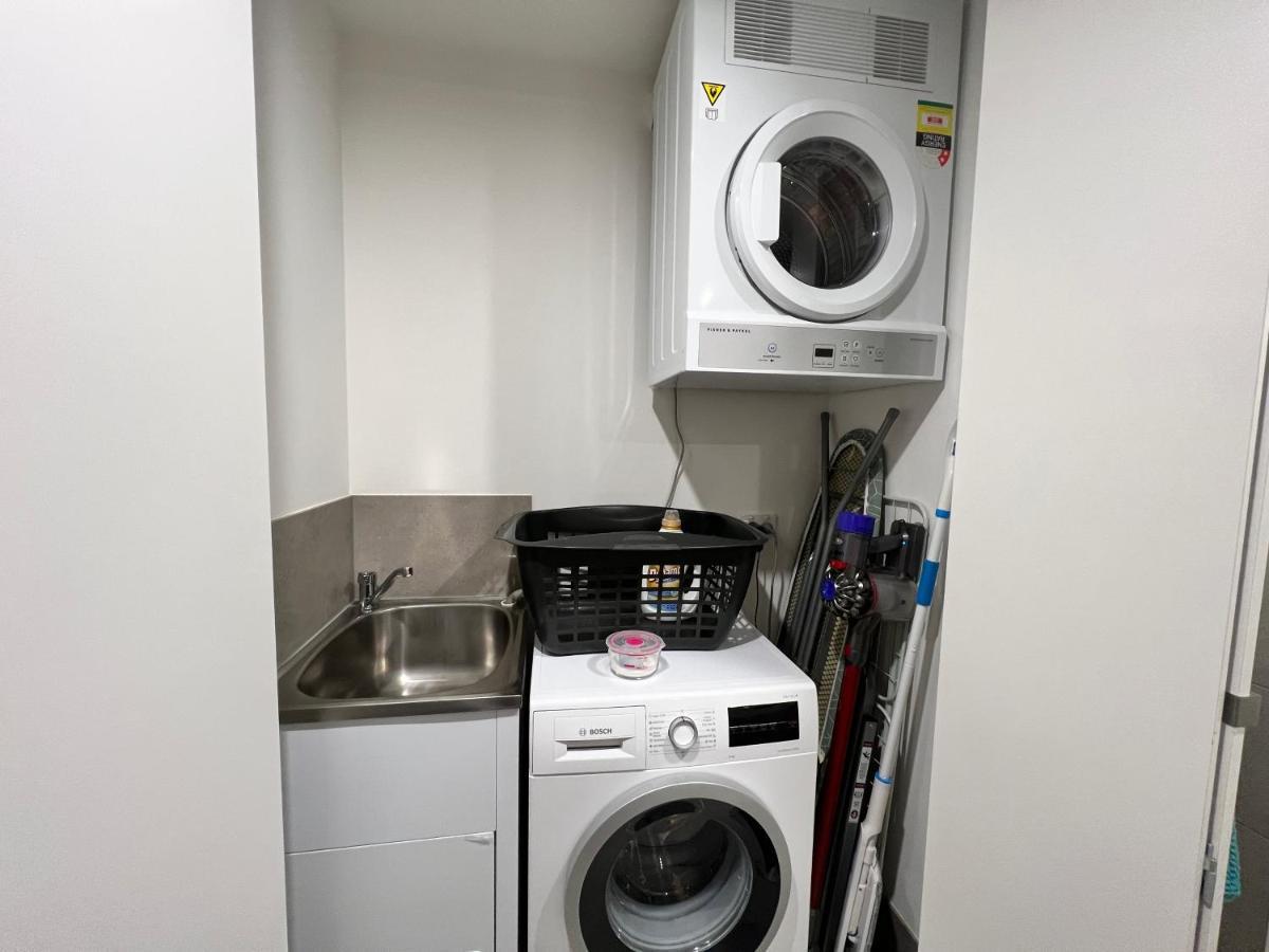 Embark Luxe 2br 2bath In Lynham 1 Secure Carpark Wifi *