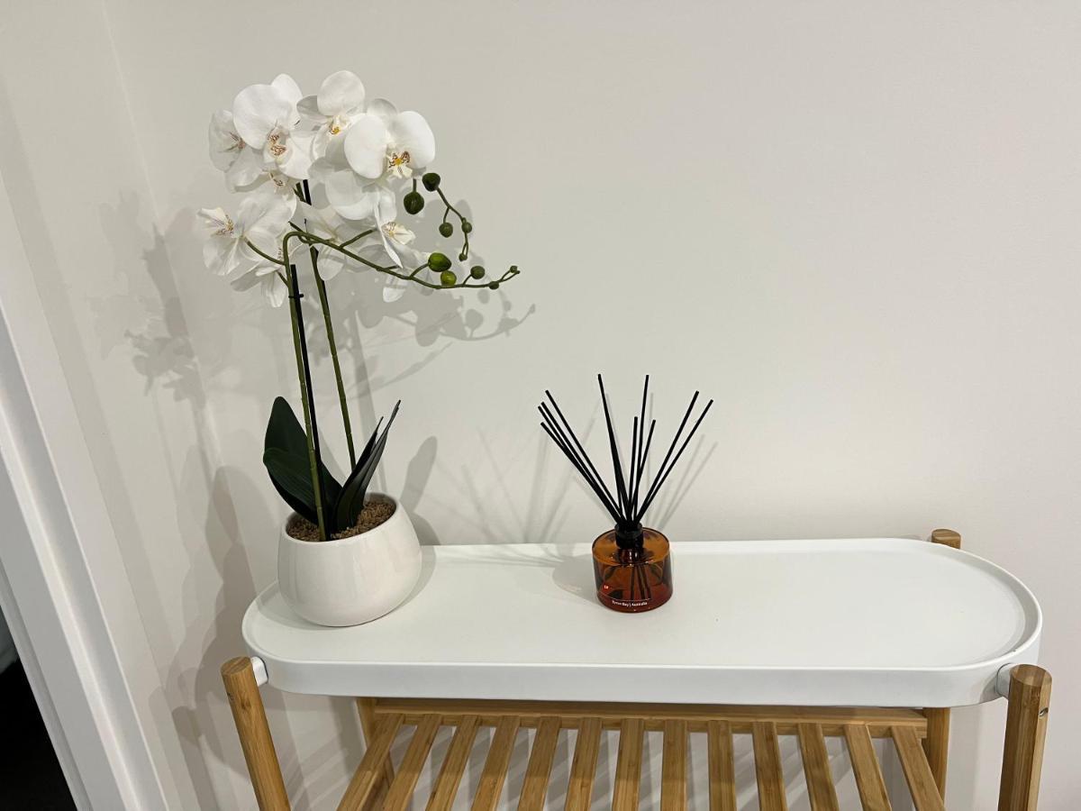 Apartment Embark Luxe 2br 2bath In Lynham 1 Secure Carpark Wifi