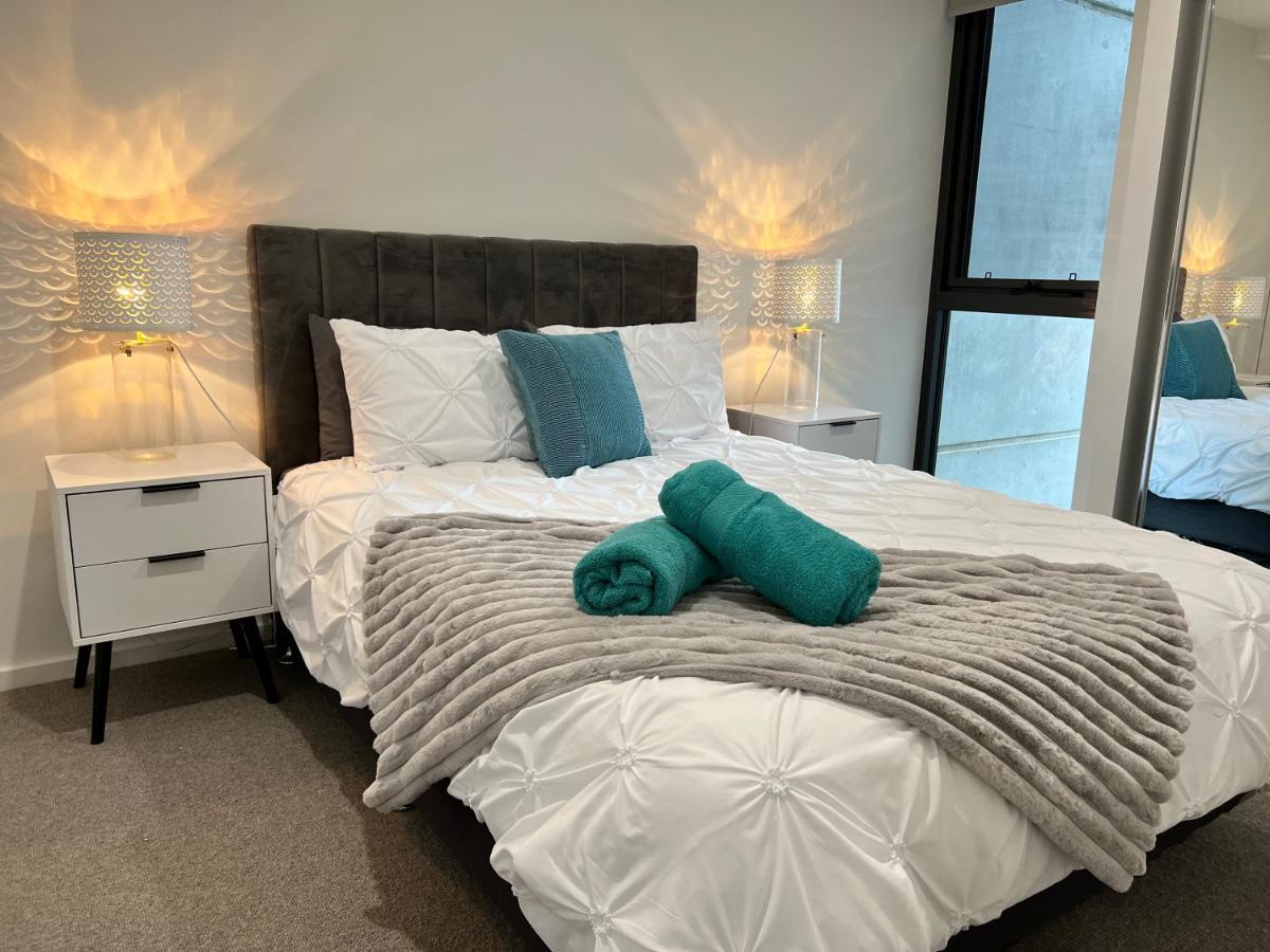 Embark Luxe 2br 2bath In Lynham 1 Secure Carpark Wifi