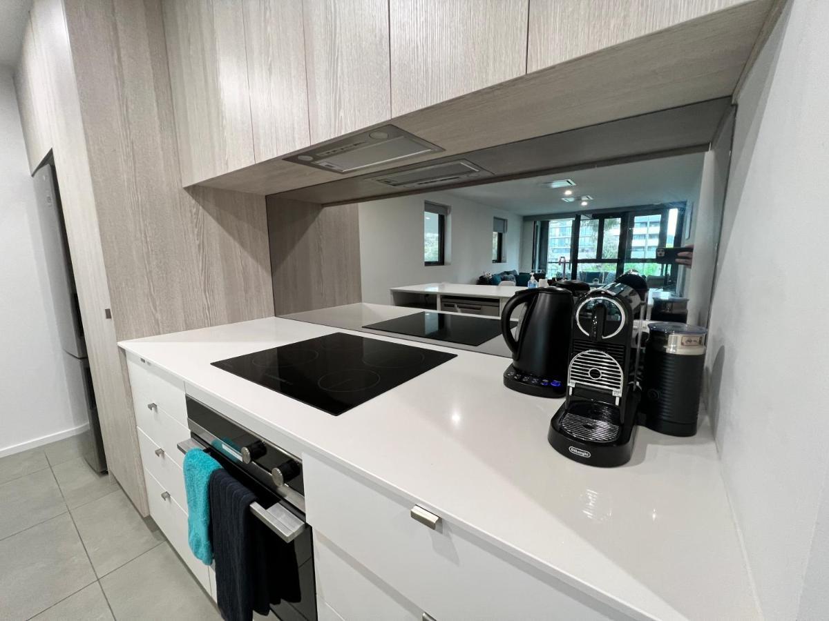 Embark Luxe 2br 2bath In Lynham 1 Secure Carpark Wifi Apartment *