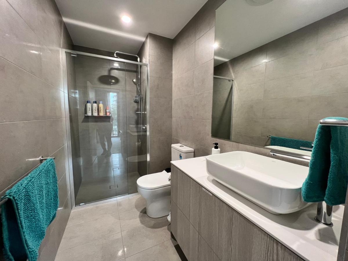 Apartment Embark Luxe 2br 2bath In Lynham 1 Secure Carpark Wifi *