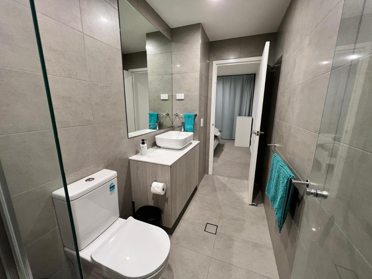 Embark Luxe 2br 2bath In Lynham 1 Secure Carpark Wifi Apartment *