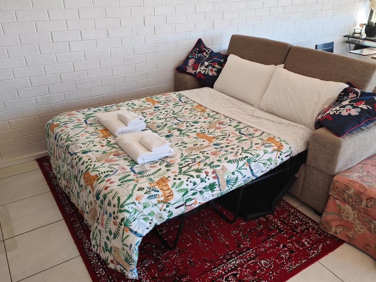 Tuggeranong Short Stay #07C - Sleeps 6 Canberra