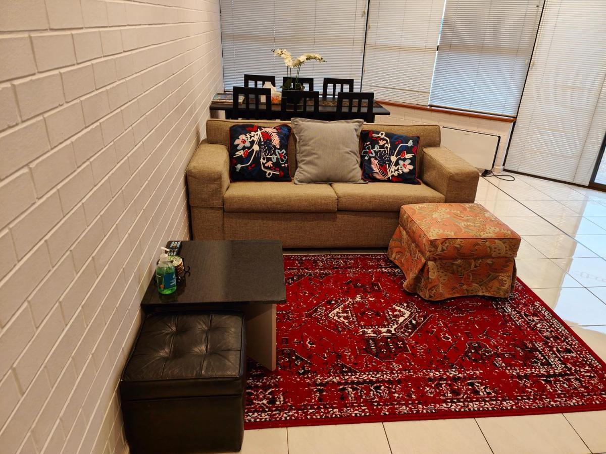 Tuggeranong Short Stay #07C - Sleeps 6 Apartment Canberra
