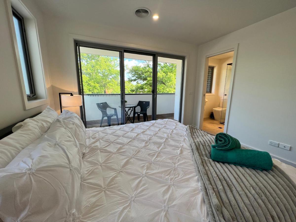 Stunning Dickson Luxe 3br 2bath Double Garage Wifi Brand New Canberra