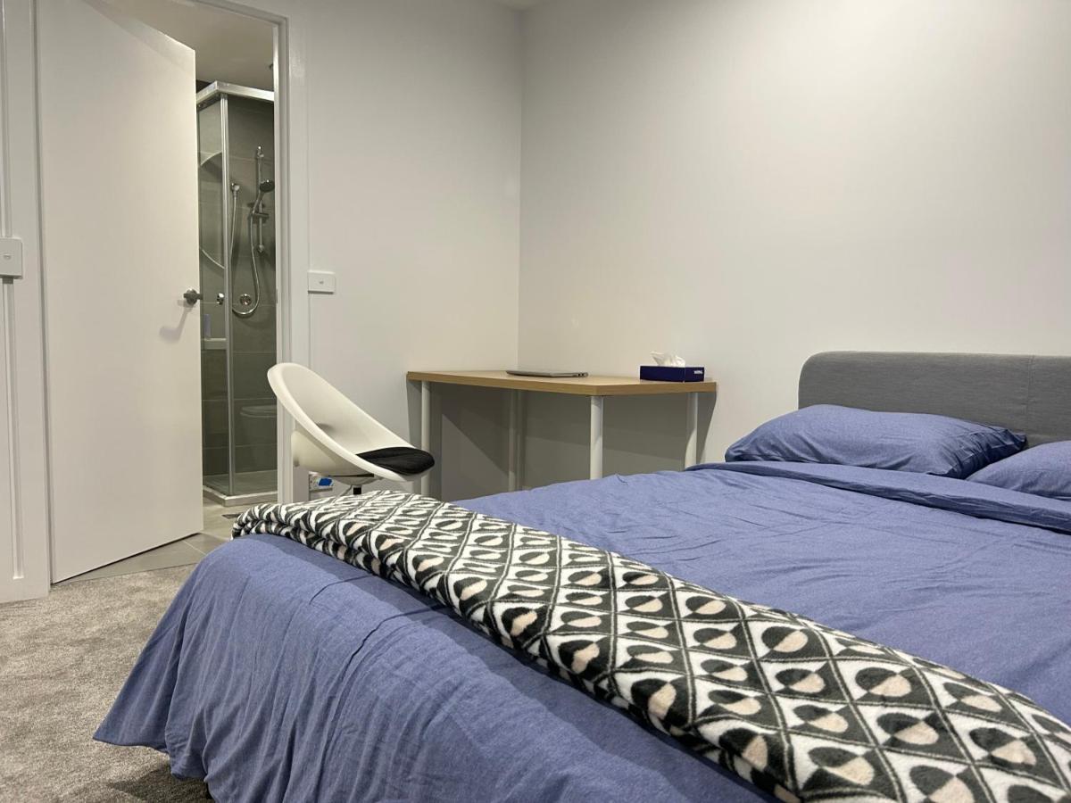 Cozy Master With Private Bathroom/ Great Location Homestay *