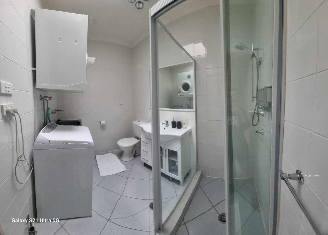 Apartment Tuggeranong Short #09c - Sleeps 4 *