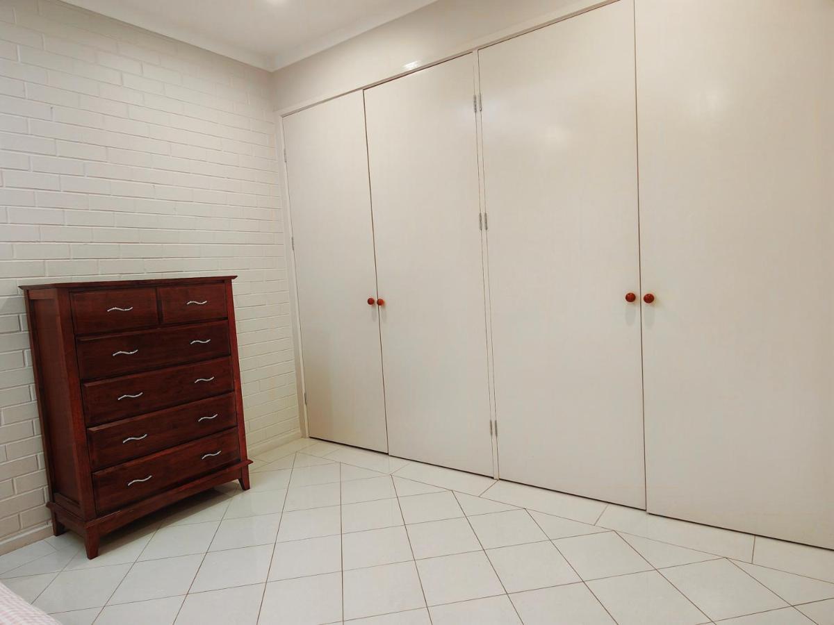 Tuggeranong Short #09c - Sleeps 4 Canberra