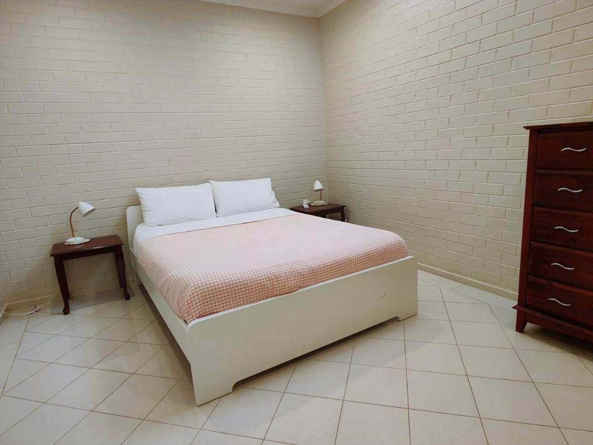 Apartment Tuggeranong Short #09c - Sleeps 4 *