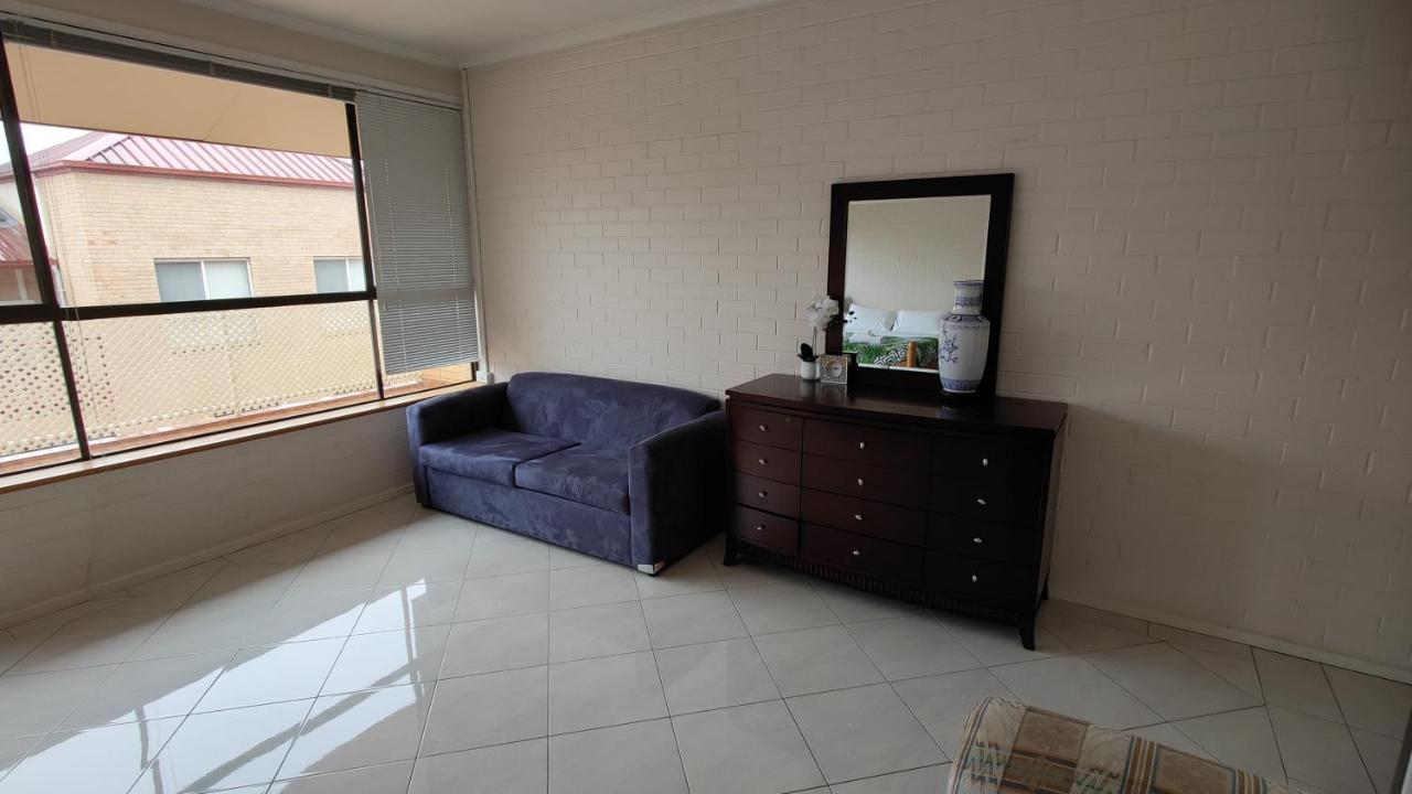 Tuggeranong Short #10c - Sleeps 6 Apartment Canberra
