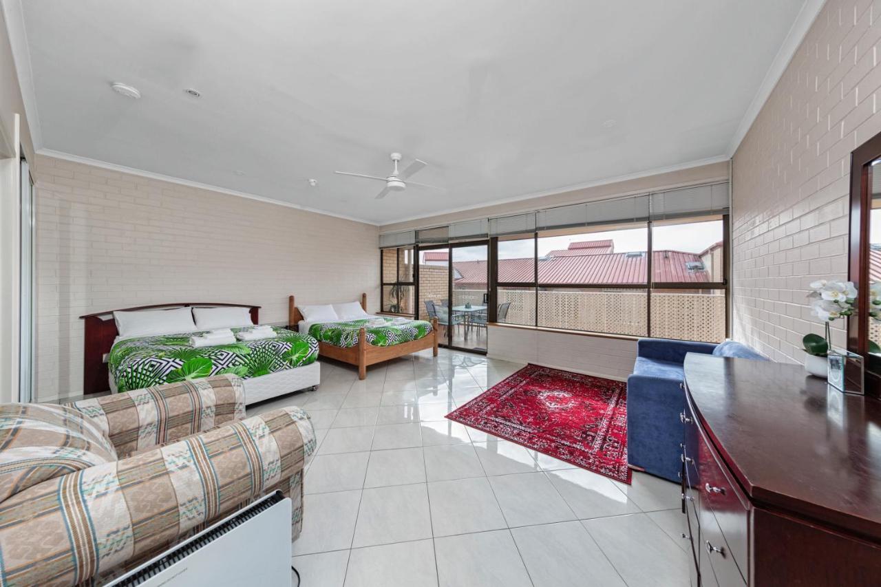 Tuggeranong Short #10c - Sleeps 6 Apartment *