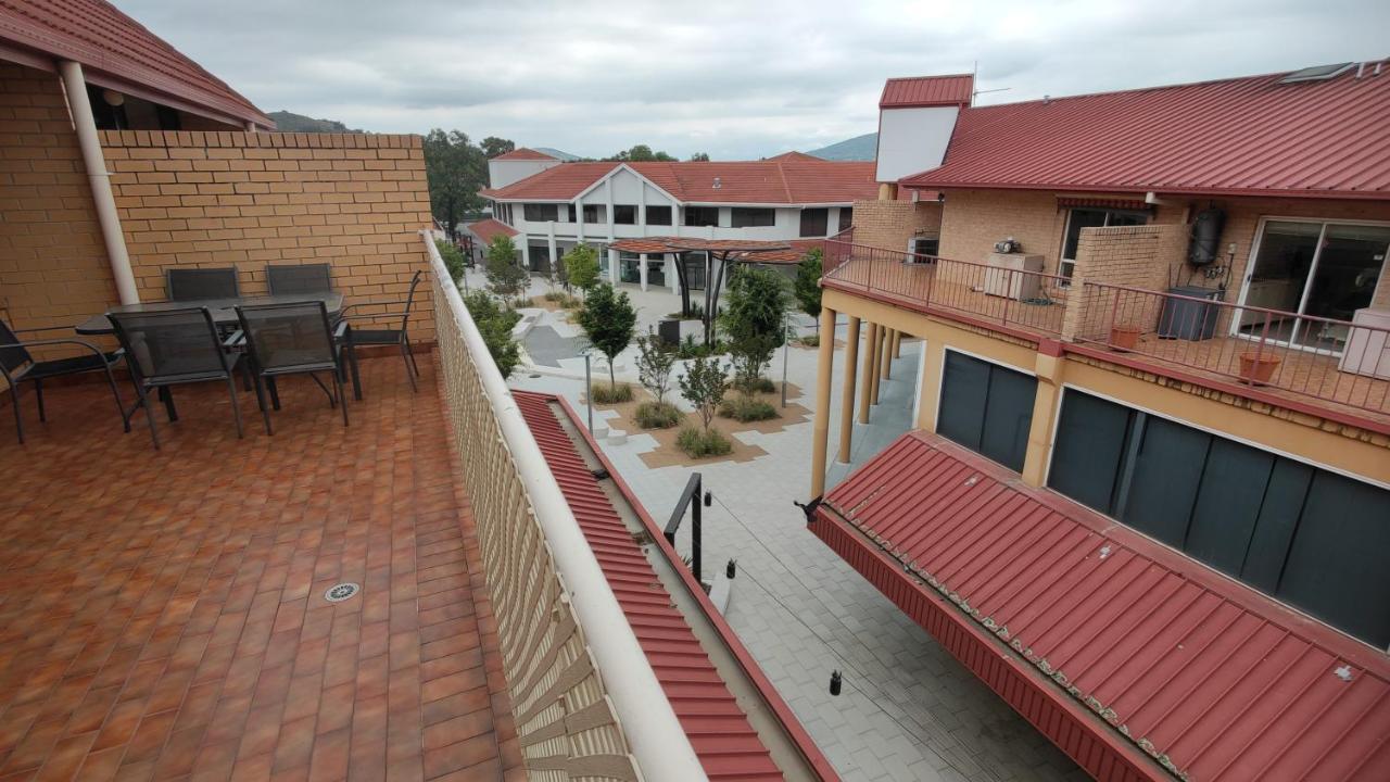 Tuggeranong Short #10c - Sleeps 6 Apartment *
