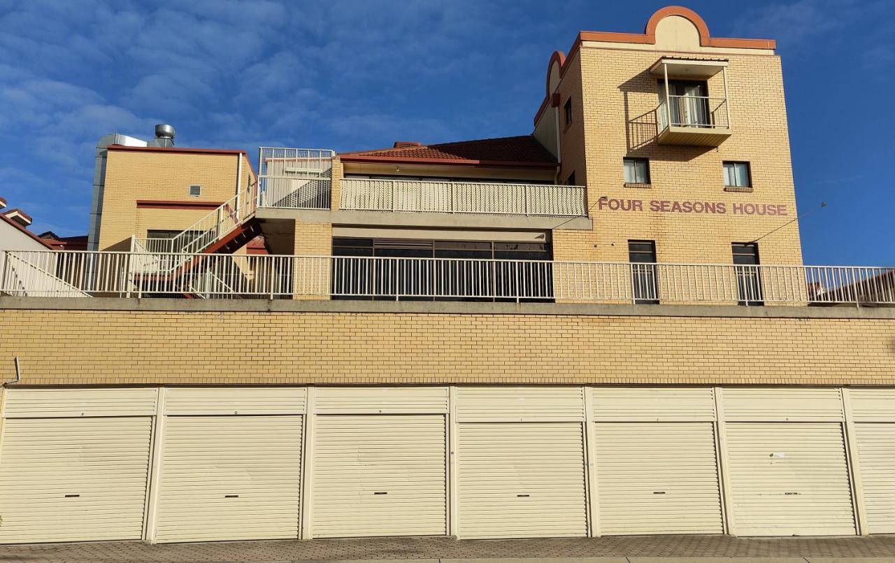Tuggeranong Short #10c - Sleeps 6 Apartment *
