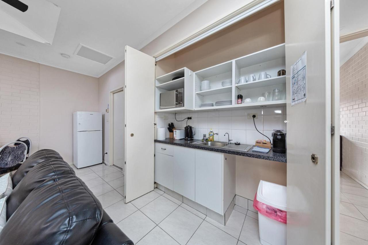 Tuggeranong Short #10c - Sleeps 6 Apartment Canberra