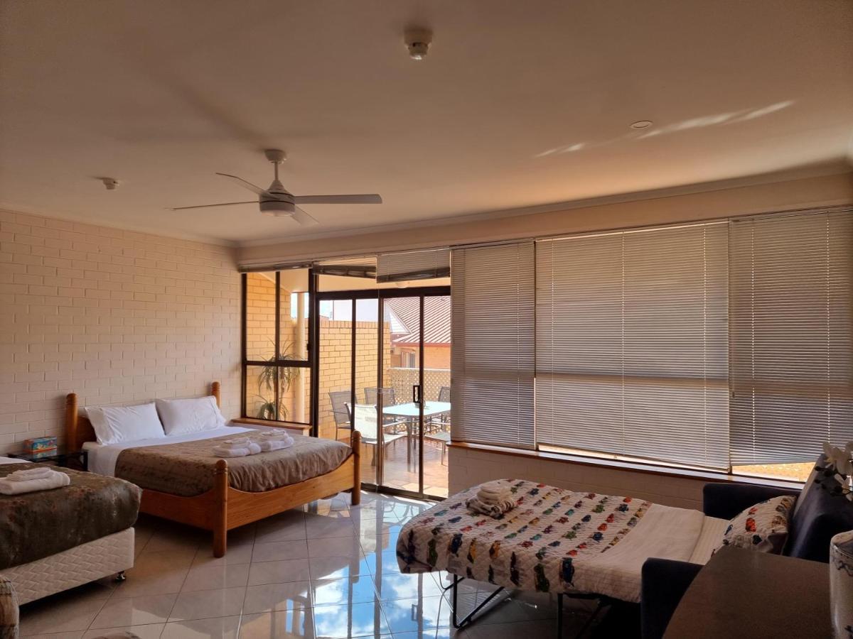Tuggeranong Short #10c - Sleeps 6 Apartment