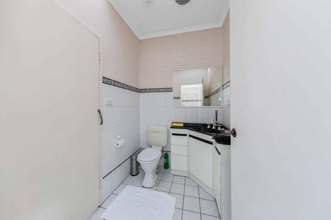 Tuggeranong Short #10c - Sleeps 6 Apartment *