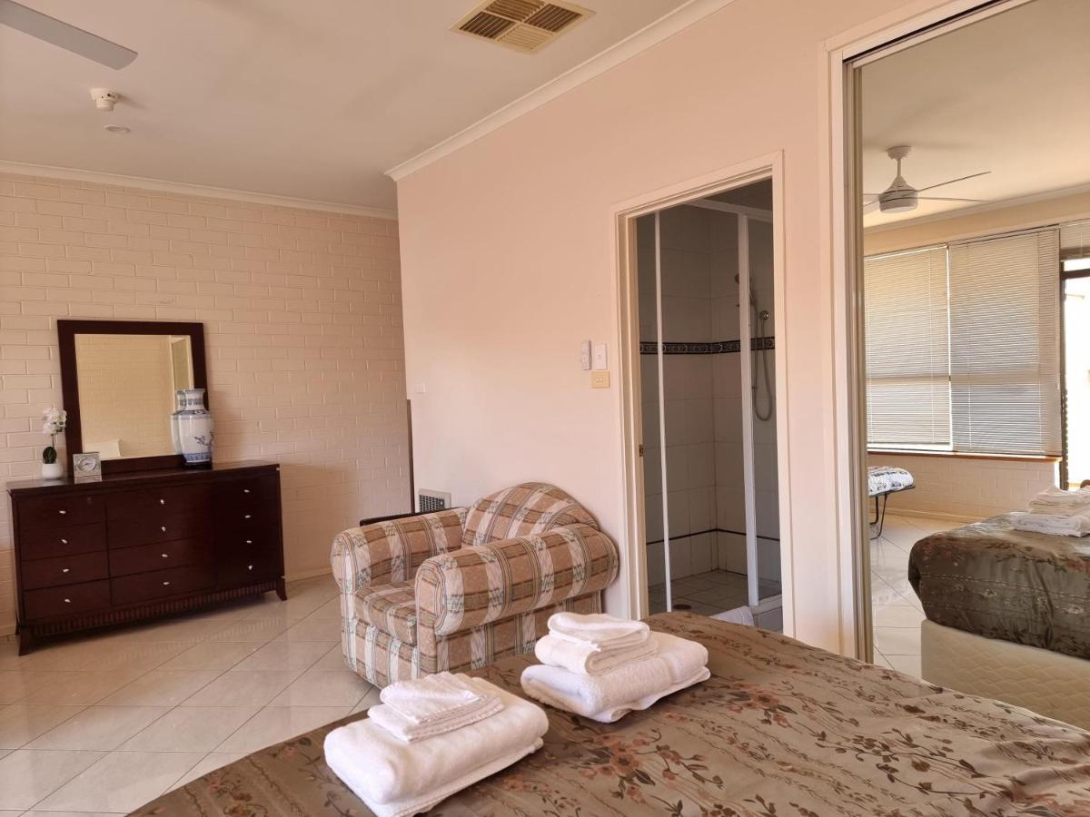 Apartment Tuggeranong Short #10c - Sleeps 6