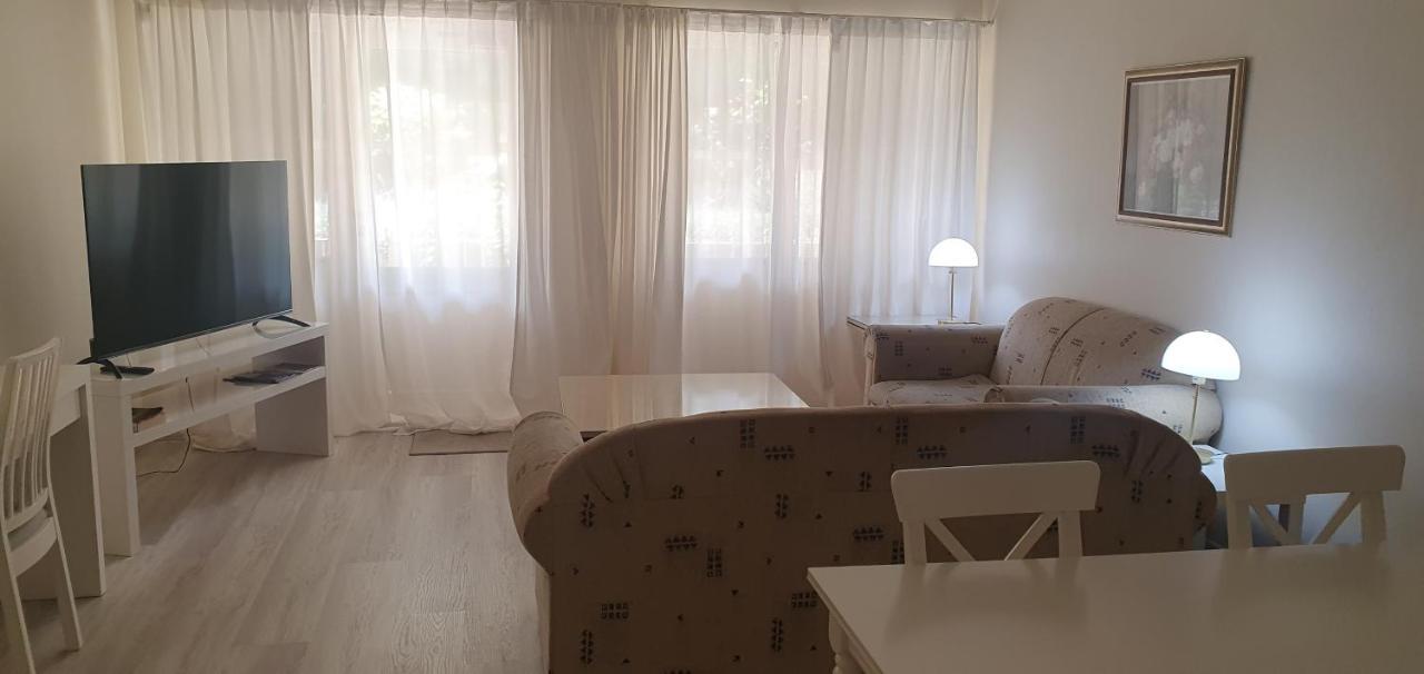 Beautiful Inner City Fully Renovated Ground Floor With Attached Lock-up Garage *