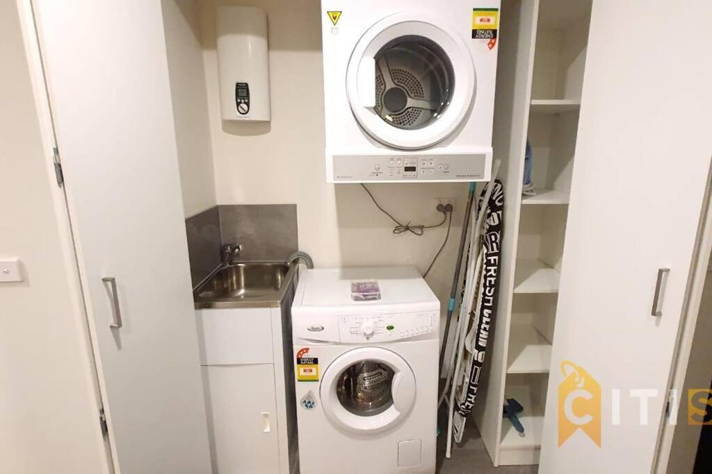 Apartment Delight In Dickson -2bd 2bth 2csp Canberra