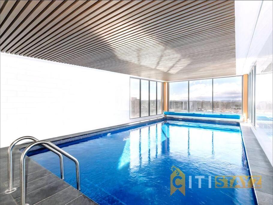 Delight In Dickson -2bd 2bth 2csp Canberra