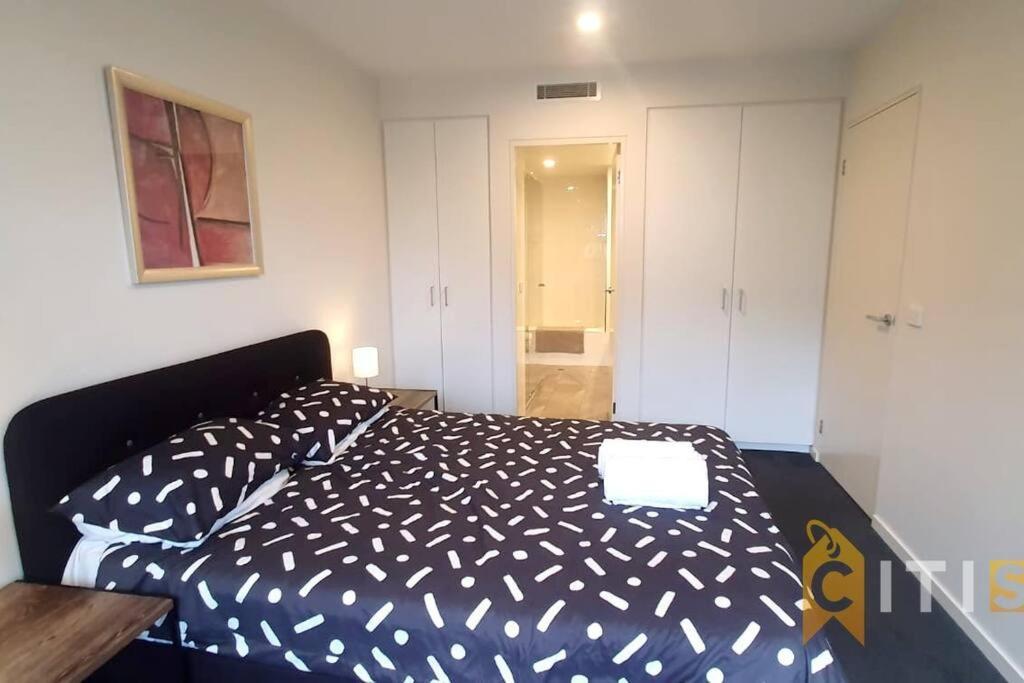 Apartment Delight In Dickson -2bd 2bth 2csp Canberra
