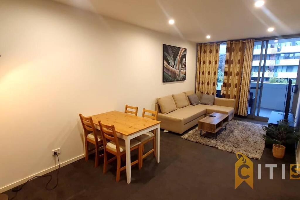 Delight In Dickson -2bd 2bth 2csp Apartment Canberra