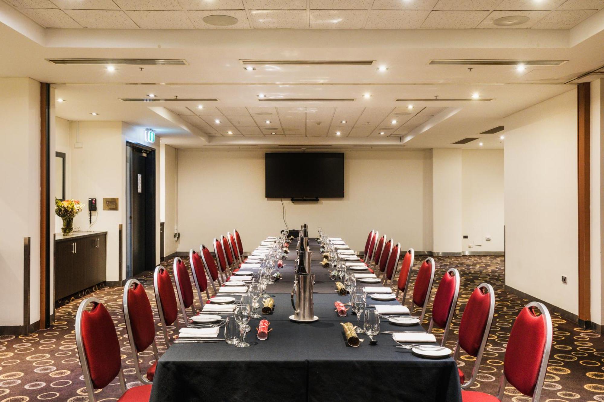 Crowne Plaza By Ihg