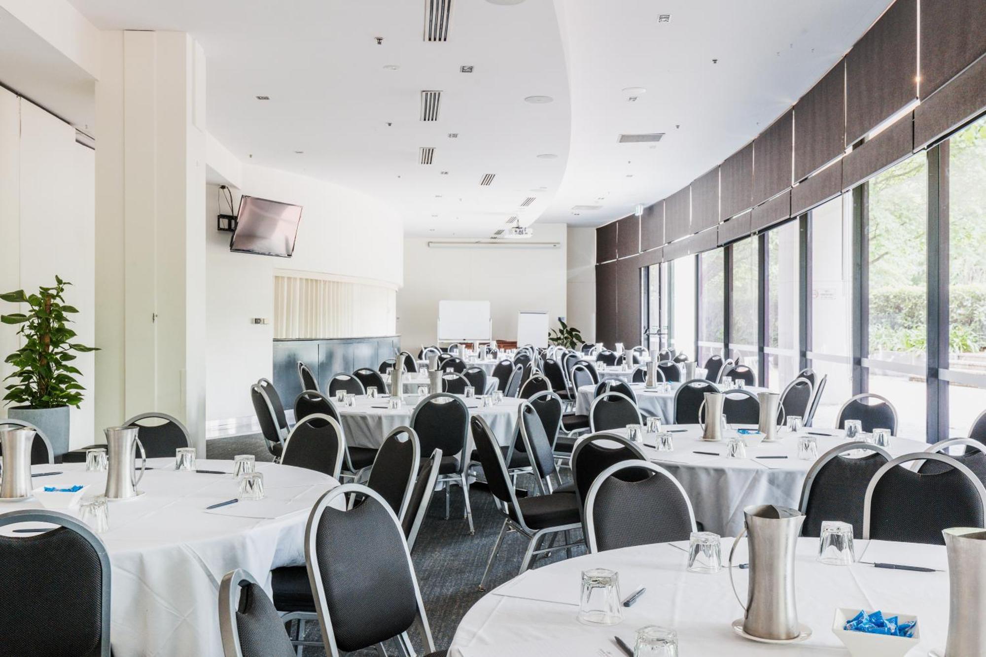 Crowne Plaza By Ihg